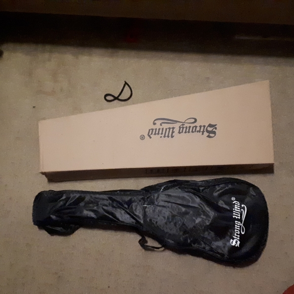 Ukelele - Picture 2 of 3